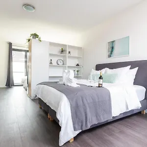 Family Executive With Balcony Open Utopia Flora 20f Appartement